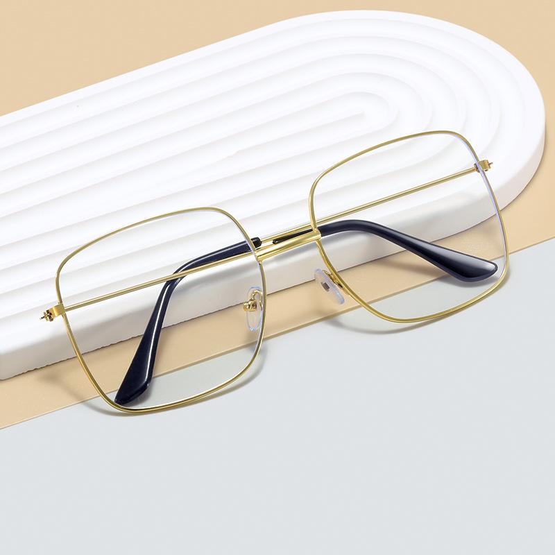 Очки, женская квадратная оправа, плоское зеркало с золотой окантовкой, большая оправа, круглое лицо и худое, подойдет близоруким мужчинам.