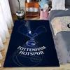 Темно-синий ковер с принтом логотипа Tottenham Hotspur для домашнего декора. Подходит для использования в качестве противоскользящего покрытия для гостиной, спальни, диванов