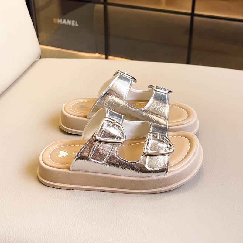 Новые детские тапочки 2024 года Летние повседневные мюли для девочек Модные тапочки на толстой подошве с открытым носком для детей Пляжные тапочки на мягкой подошве Универсальные