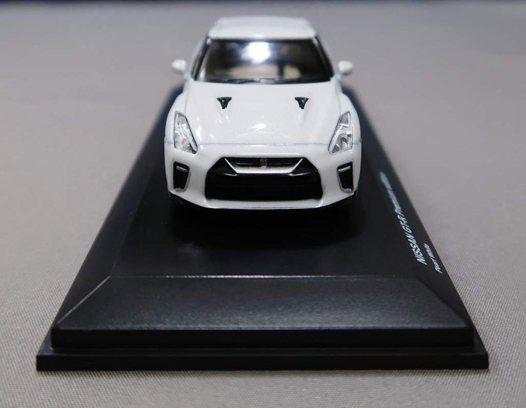 Kyosho Nissan White Finished Product Limited Edition 1/64 GT-R