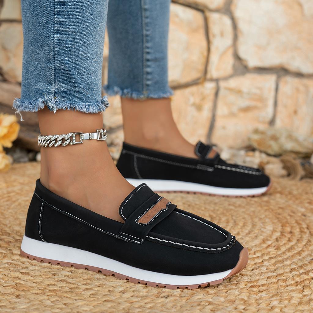 Fashion 2025 New Women Slip On Soft Sneakers Platform Comfortable Flat Sneakers Shallow Retro Designer Shoes Women Zapatos De Mujer
