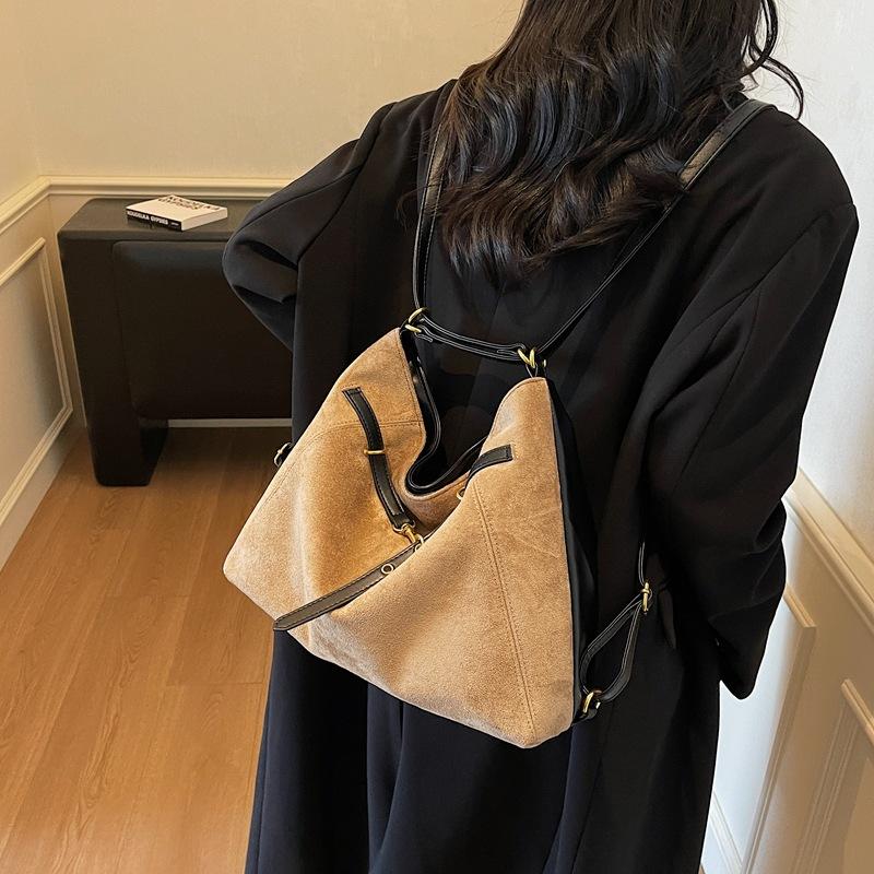 Женская сумка-тоут 2025 новая большая вместительная сумка-рюкзак для поездок в стиле ретро, повседневная уличная трендовая на плечо, дорожный рюкзак