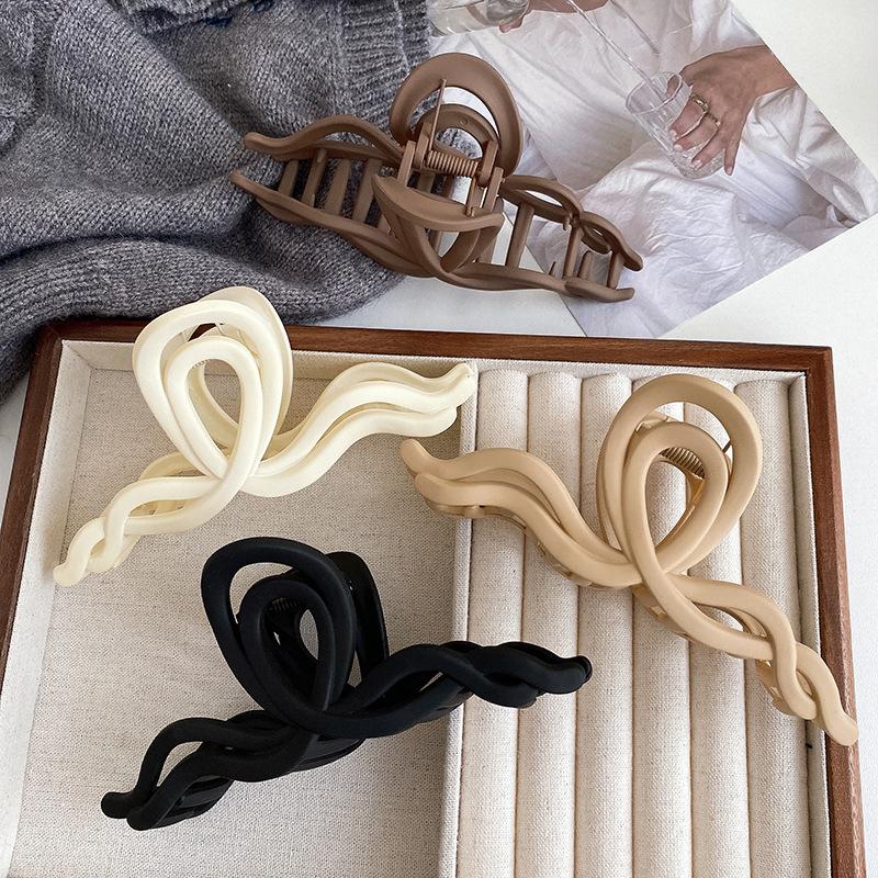 Винтажные кофейные когти для волос, модные полые заколки для волос с геометрическим рисунком, заколки для волос в виде краба и акулы, головные уборы для женщин, вечерние аксессуары для волос