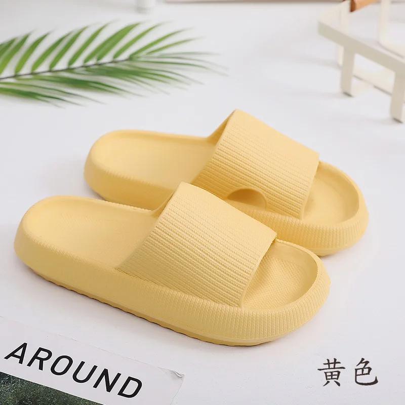2024 Толстые тапочки для ванной и дома, тапочки Cloud, женские тапочки с мягкой подошвой из ЭВА, летние нескользящие шлепанцы