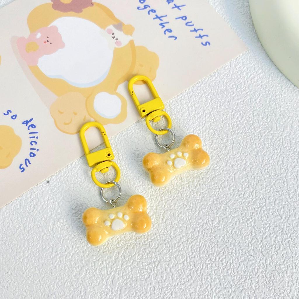 Sweet Puppy Paw Bone Keychain - Cute and Stylish Backpack Accessory for Couples and Students