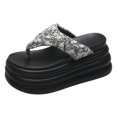 Модные удобные шлепанцы на платформе 8 см для женщин, летние новые сандалии с зажимом для носка и толстой подошвой, нескользящие, для отдыха на пляже