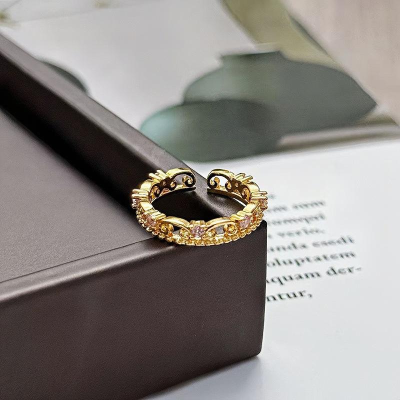 Средневековое французское ретро кольцо с открытой шинкой и полным бриллиантом, модное, с высоким чувством стиля и темпераментом, нишевый дизайн, изысканные бриллиантовые аксессуары для женщин