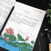 100 коротких сочинений для учеников начальной школы: Набор из 2 томов для улучшения навыков чтения и письма на китайском языке.