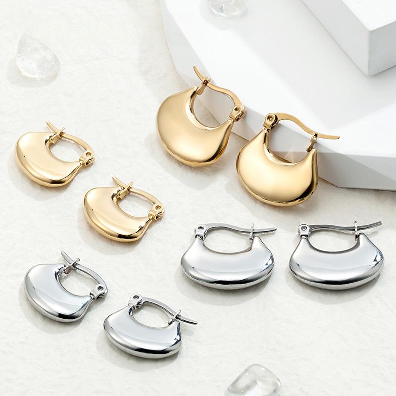 Personalized Fan-shaped Ginkgo Biloba Earrings, Women's Simple Fashion Metal Sense Ear Buckle Niche Design Sense