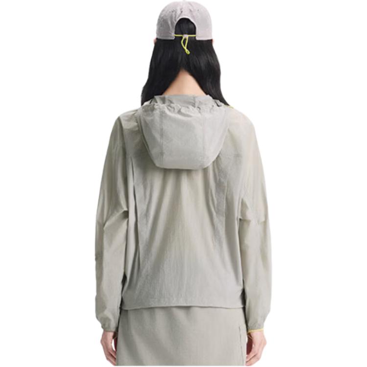 Li Ning Outdoor CF Легкий Прохладное Ощущение Водоотталкивающий Быстросохнущий UPF 50+ С Капюшоном Защита от Солнца Ветровка Женская Верхняя одежда Дымовой Серый AFDW216-3