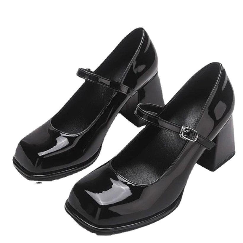 Знаменитость носит юбку и маленькие кожаные туфли, женские яркие кожаные туфли на высоком каблуке, весенние и летние туфли Мэри Джейн