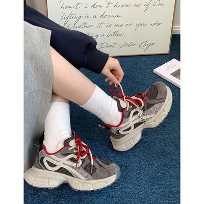 Легкие и нескользящие кроссовки на толстой подошве для женщин 2025 новая осенняя женская обувь для детей, популярные мягкие подошвы не утомляют и универсальны