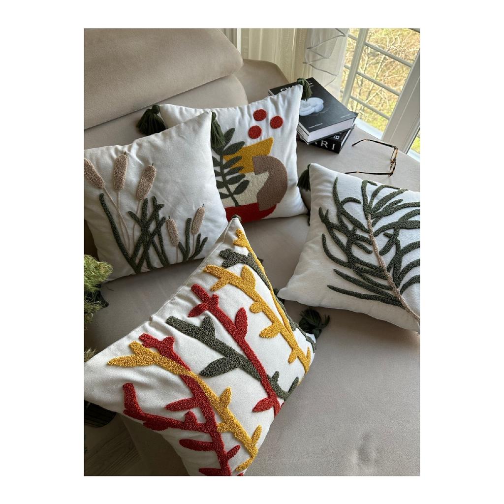 Декоративная наволочка Ottoson Home Collection с вышивкой Punch