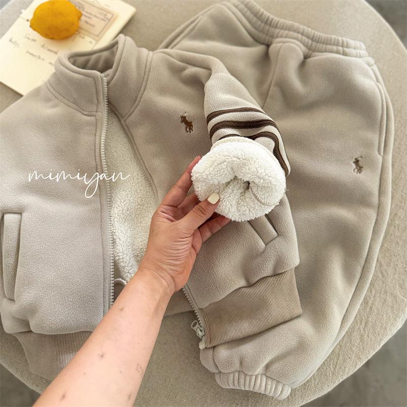 2024 Детская плюшевая теплая куртка и модный флисовый костюм из двух частей для мальчиков и девочек
