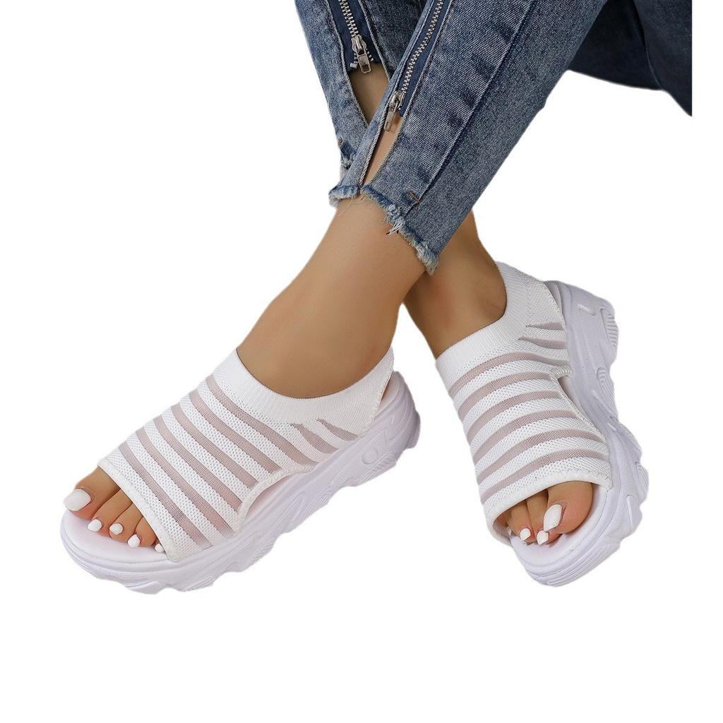 Повседневные сандалии на толстой подошве. Летняя женская обувь больших размеров. Модные ажурные сандалии с открытым носком. Изысканная и элегантная женская обувь.