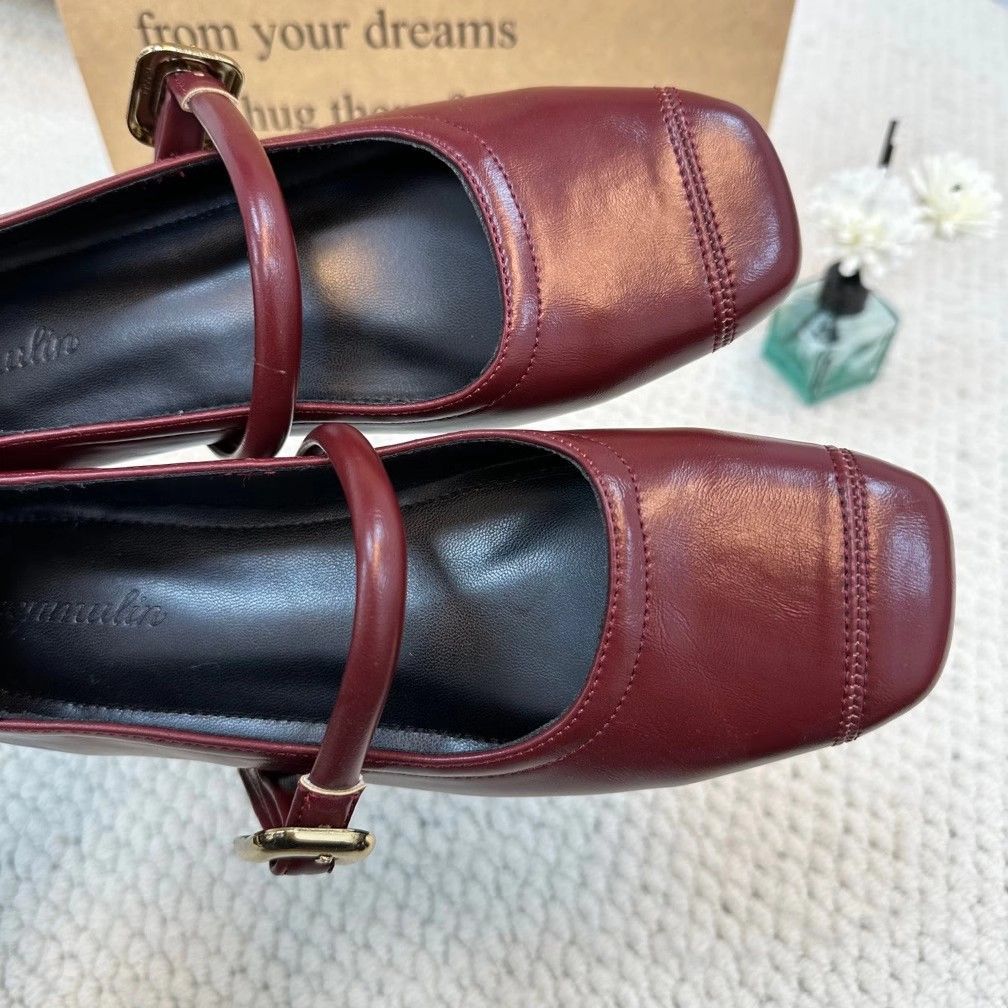 Небольшой внутренний каблук, маленькие кожаные туфли для женщин, ремешок с пряжкой, мелкий вырез, ретро туфли Мэри Джейн на весну, новая весна