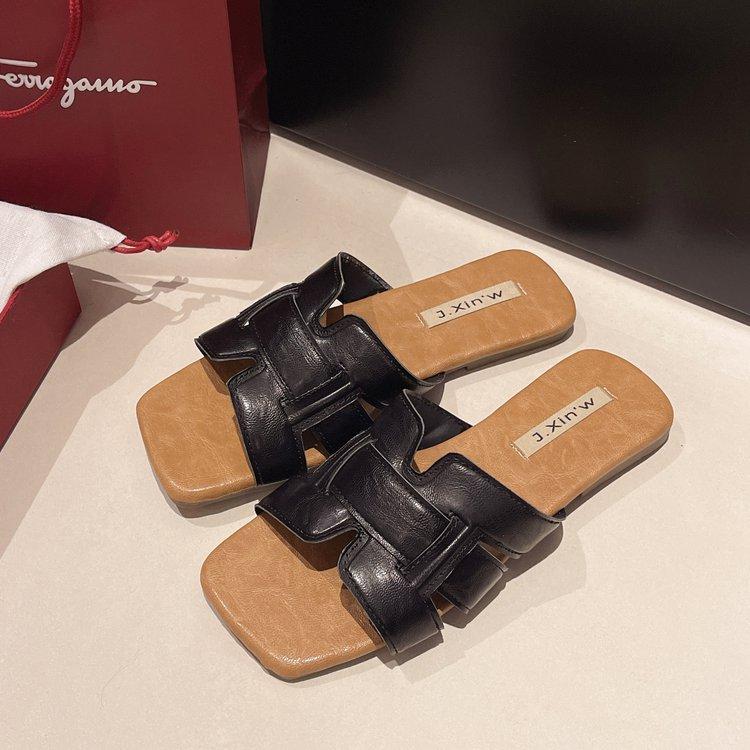 2025 новые летние шлепанцы на плоской подошве из мягкой кожи с мягкой подошвой, женская летняя мода, уличная одежда, летние шлепанцы на перемычке, горячий тренд, женская обувь