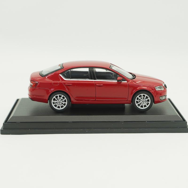 1:43 Skoda Octavia Литые Модели Автомобилей и Игрушечные Транспортные Средства Модель Автомобиля Масштабная Миниатюрная Модель Автомобиля Для Детей