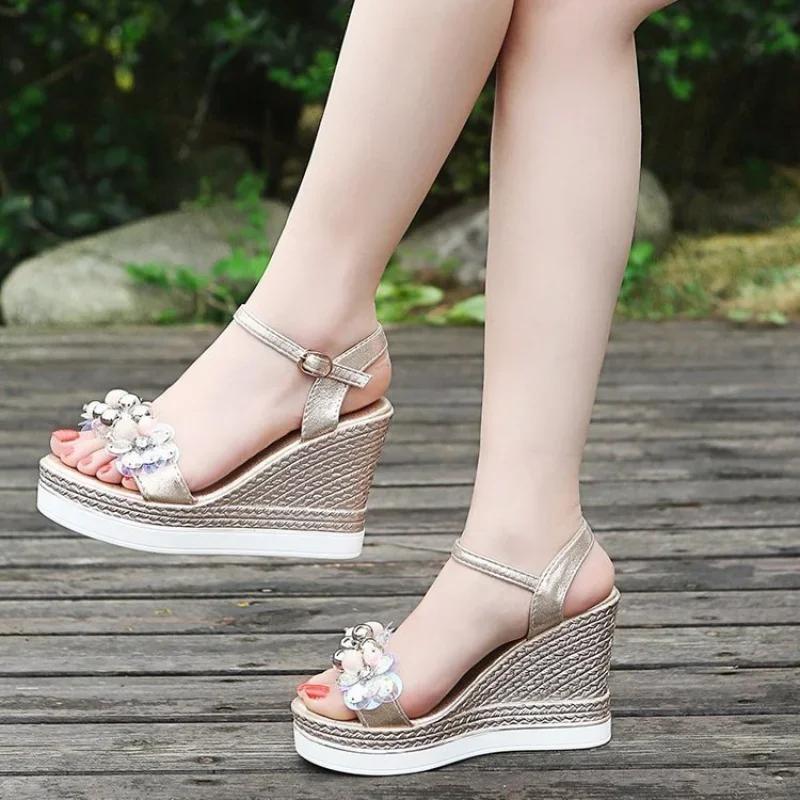 Новые босоножки на танкетке с открытым носком, модная обувь с открытым носком, женские туфли на высоком каблуке, женская обувь на одинарной платформе, женская обувь