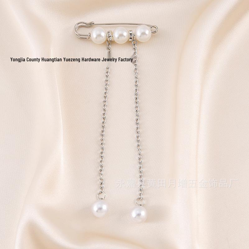 Fashionable Brooch Chain with Waist-Tightening Buckle - Versatile Clothing Accessory