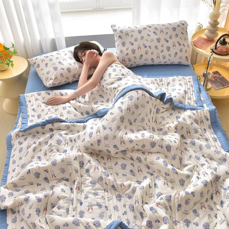 Cooling Breathable Summer Blanket for Bed Soft Smooth Cool Ice Satin Queen Quilt Luxury High Quality Double Blankets Comforters