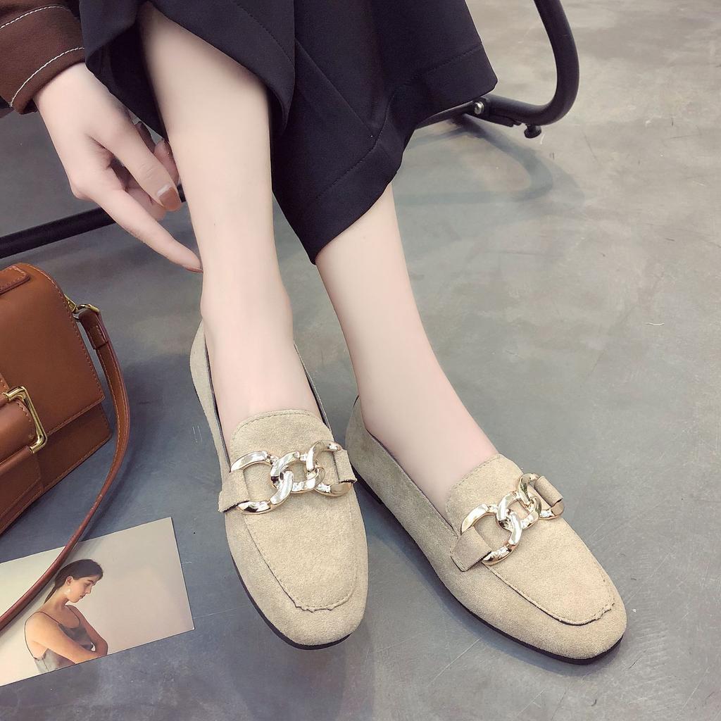 2024 Spring Fashion Solid Color Shallow Mouth Flat Shoes for Women Metal Decoration Slip-on Loafers for Women Flat Large Size