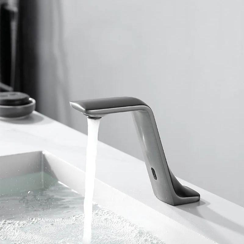 Пистолетный серый латунный автоматический бесконтактный смеситель для раковины в ванной комнате, умный инфракрасный датчик движения, одинарный холодный кран для раковины для мытья рук l