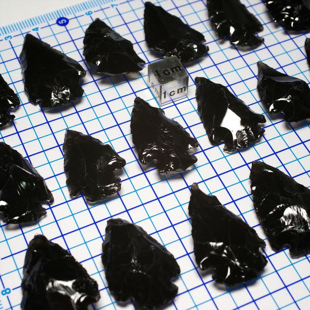 Stone Obsidian Arrowheads Total Length of [N2 Natural] - Approx. 25-35mm (Set 50)