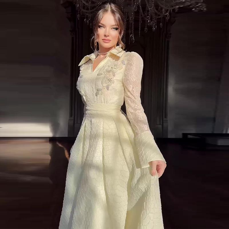 Осень 2024 Европейское и американское женское однотонное платье миди с отложным воротником и сетчатыми вставками для светских мероприятий