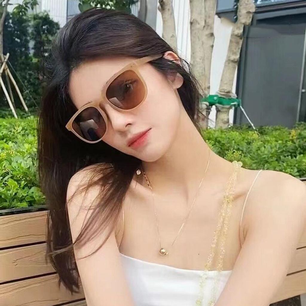 Free Case Sunglasses Same Style for Men and Women Under The Banana Folding Sunglasses Tr90 Glasses