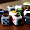 Игрушка Fidget Cube, снимающая стресс, тревогу и давление, отлично подходит для взрослых и детей [идея подарка] [расслабляющая игрушка] [средство для снятия стресса] [мягкий материал]