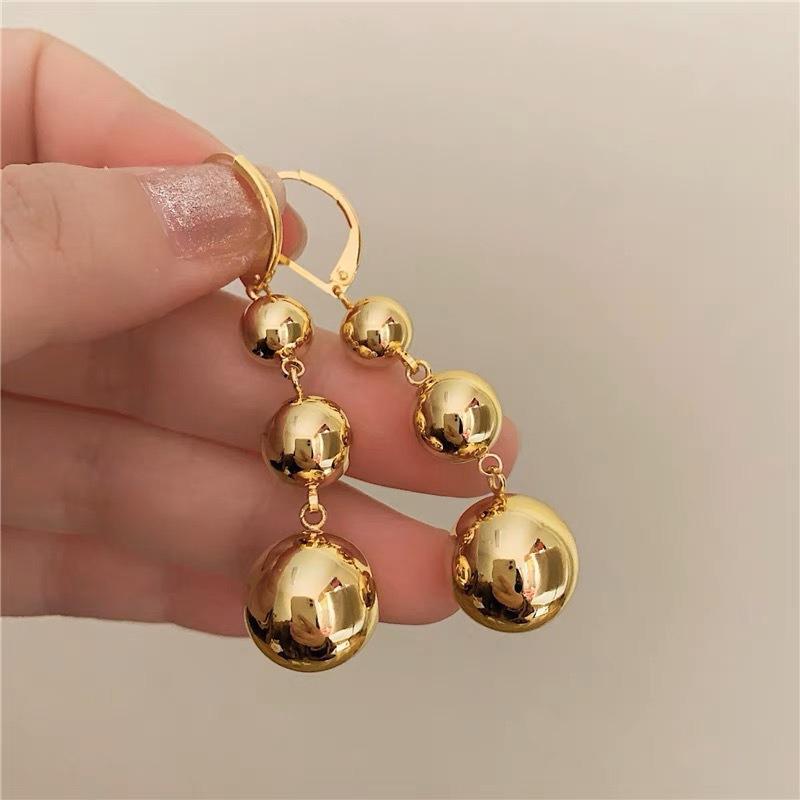 A Pair Round Bead Earrings Bead Design Earrings Simple Multi-Layer Sphere Fashionable Ear Accessories European And American Style