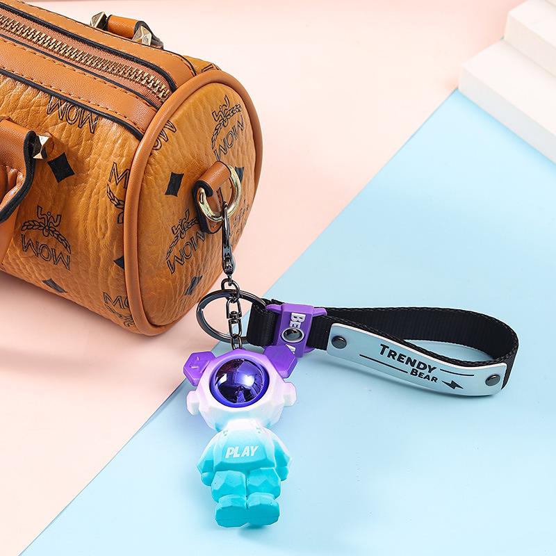 Брелок с медведем в виде градиентной молнии: Креативная подвеска для школьных сумок и подарков