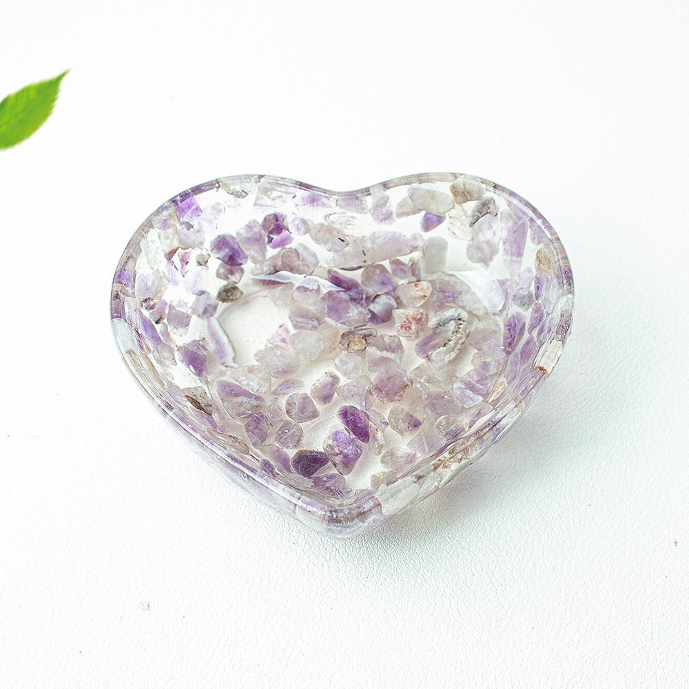 Сердце из смолы с натуральными кристаллами для домашнего декора и подарков