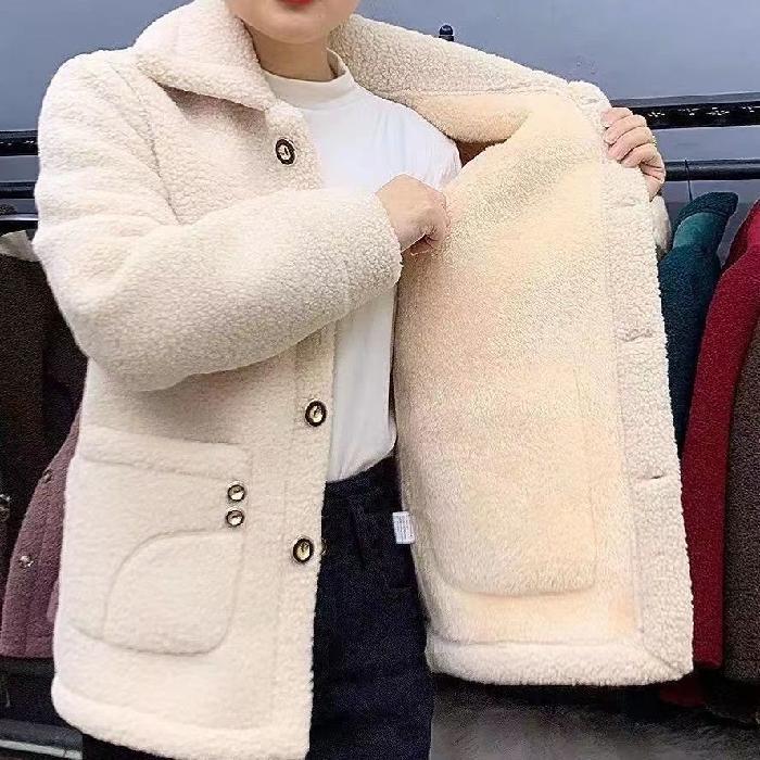 Plus Size Fleece-Lined Lamb Wool Coat - Warm Autumn/Winter Wear for Middle-Aged Women