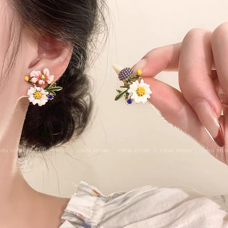 Серьги-подвески с полыми цветами и бахромой из серебряной иглы, модные, с индивидуальностью, в стиле холодного ветра, длинные, с темпераментом, передовые