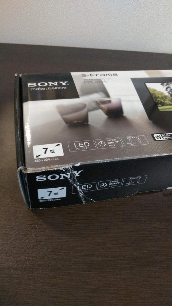 Sony Цифровая фоторамка C70A тип Белая S-Frame 7.0 DPF-C70A/W