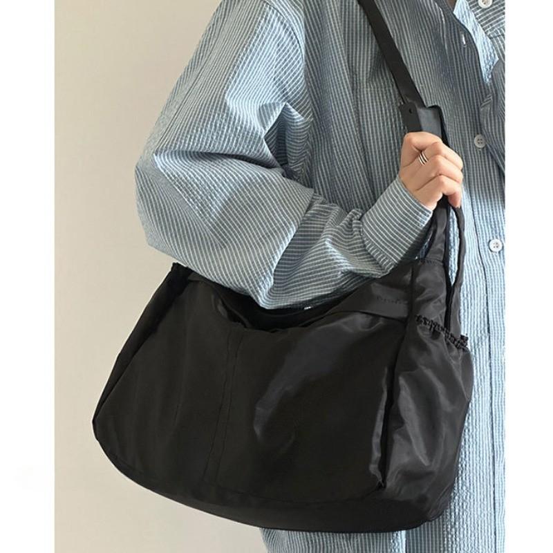 IELGY Waterproof Nylon Cloth Crossbody Dumpling Bag, Simple Sports Wind Large Capacity Casual Shoulder Tote Bag