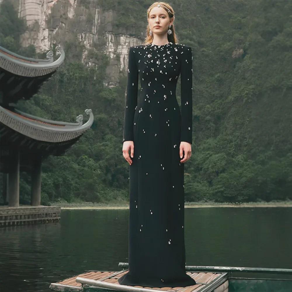 Элегантное платье с длинными рукавами, украшенное крупными бисером и бриллиантами, европейский и американский стиль 2024 г.