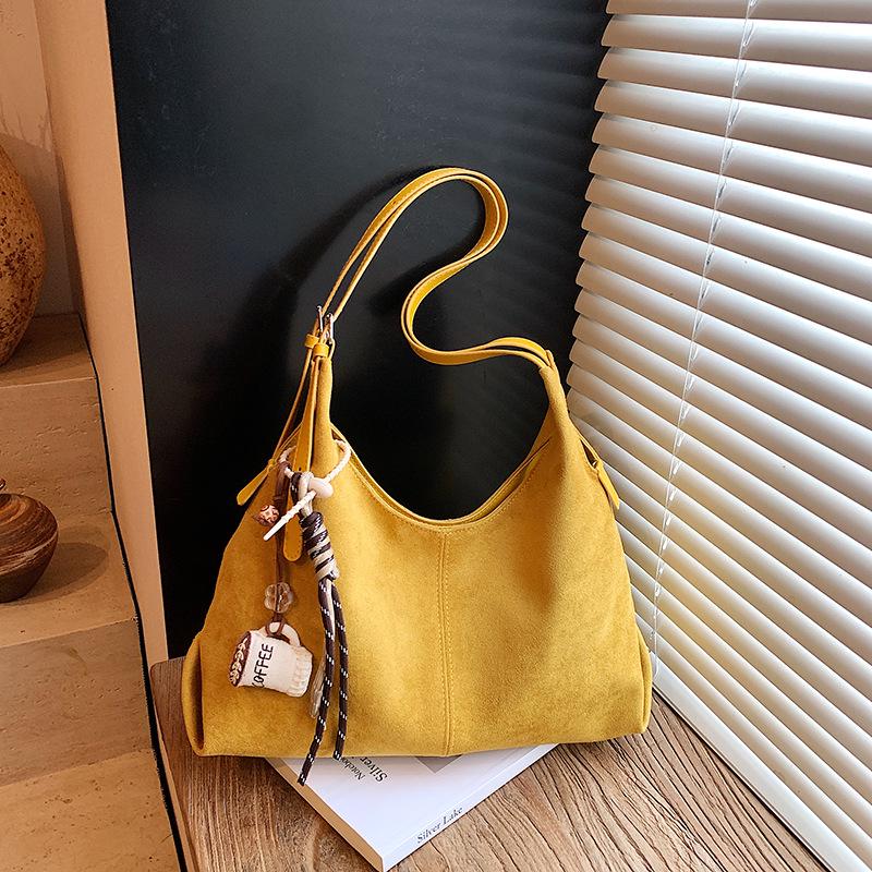 Стильная замшевая сумка-тоут на одно плечо в стиле ретро: Универсальная сумка-мессенджер большой вместимости