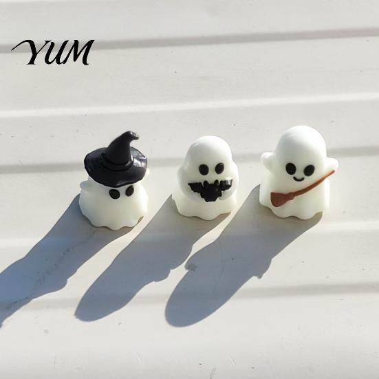 Cute Party Favors for Kids Halloween Luminous Mini Ghost Figurines, Glow in The Dark Decorative Miniatures Miniature Statue Micro Landscape,