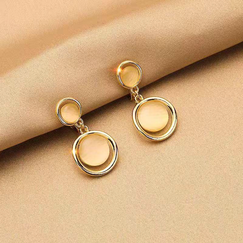 Серебряные серьги-игл с цветком из кошачьего глаза - элегантный, универсальный модный аксессуар для женщин