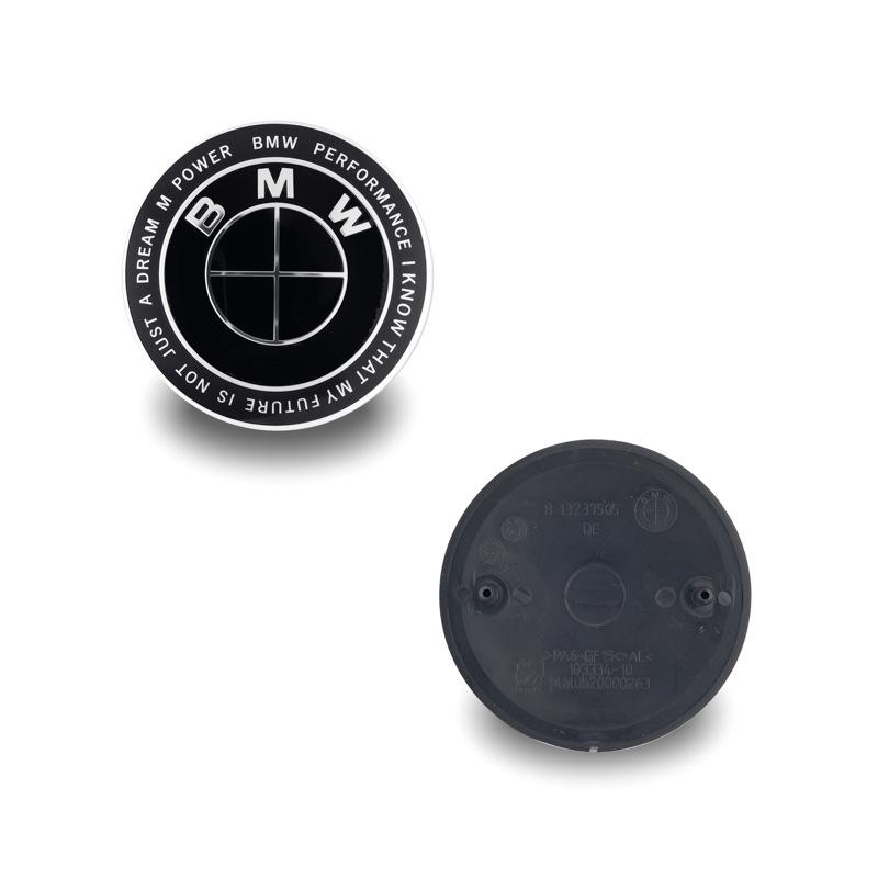 Подходит для оригинальных логотипов BMW с черным фоном для передней и задней части; Наклейки на капот и багажник 82 мм/74 мм.