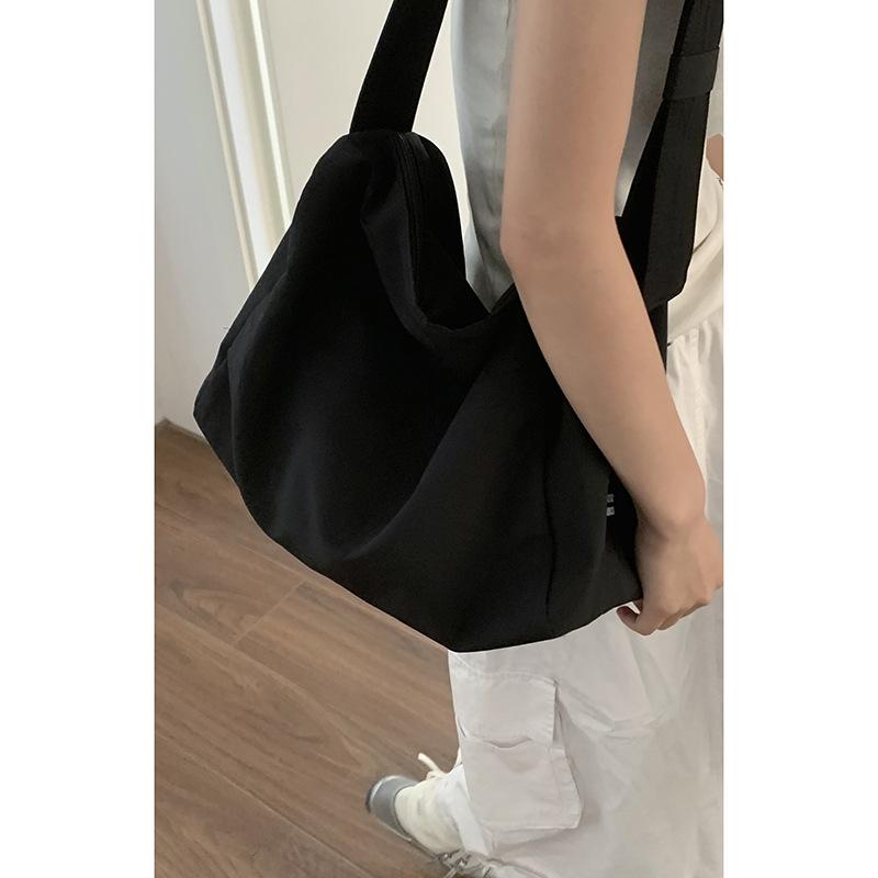 Кэжуал холщовая сумка в студенческом стиле женская 2025 новый простой тоут универсальная вместительная сумка-мессенджер сумка-подушка