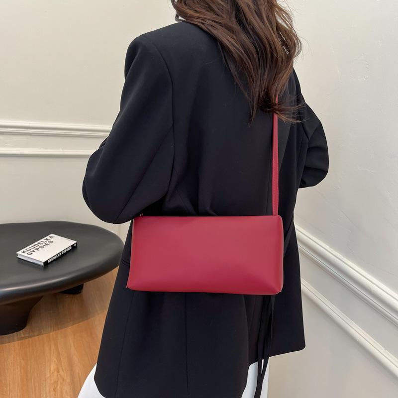 Весенняя сумка женская 2025 новая модная высококлассная текстурированная на плечо женская сумка сумка-мессенджер универсальная ins сумка под мышкой