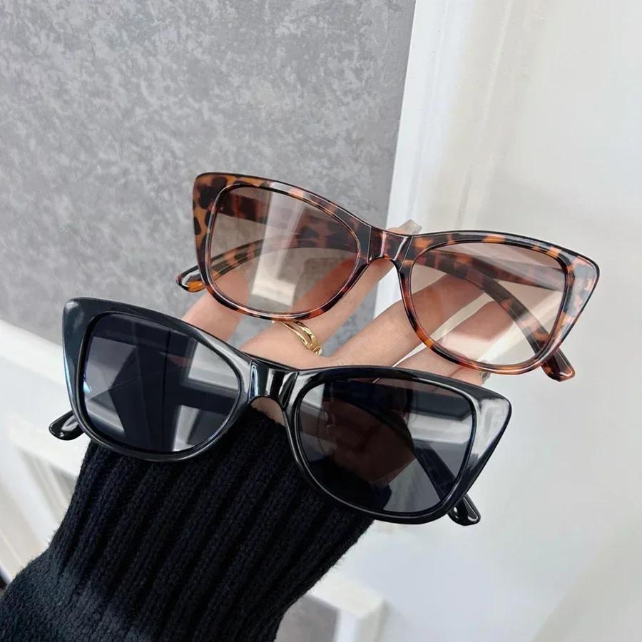 Vintage Classic Square Sunglasses For Women Men Retro Stylish Minimalist Fashion Female Male