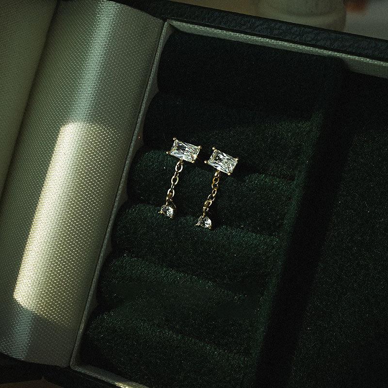 Women's High-end Light Luxury Temperament Niche Design New Trendy Summer Earrings