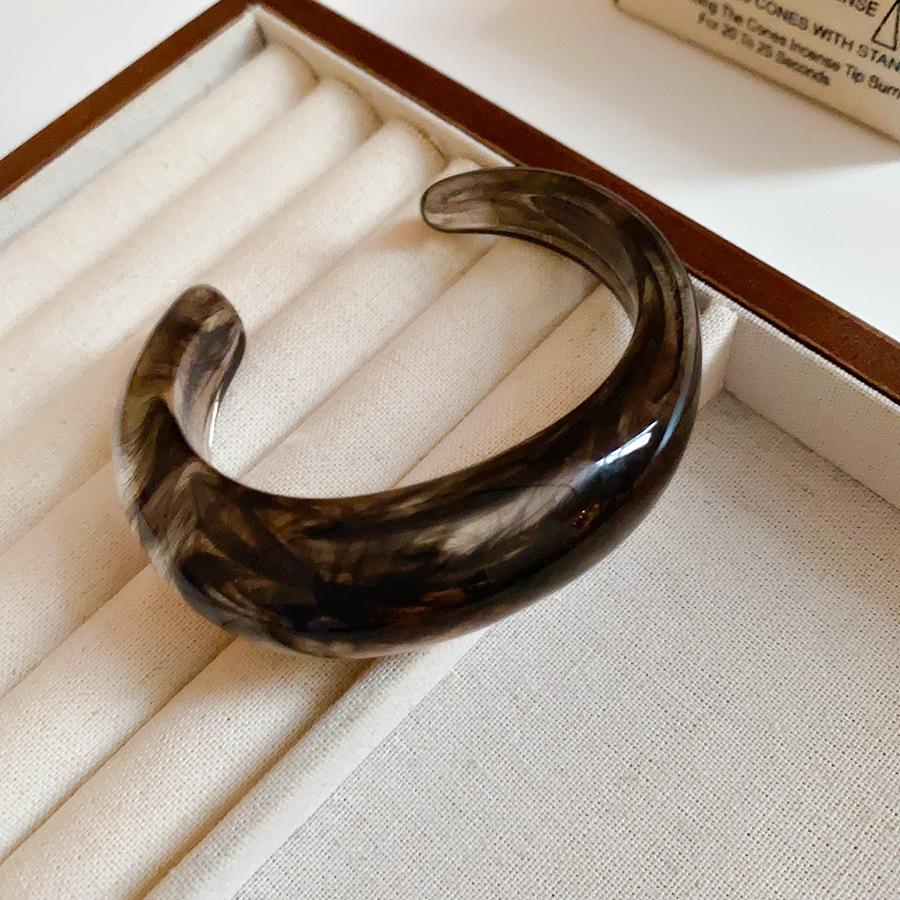 Round Smudging Bangles for Women European and American Punk Acrylic Cuff Bracelets Goth Geometric Charms Wristband Jewelry M1
