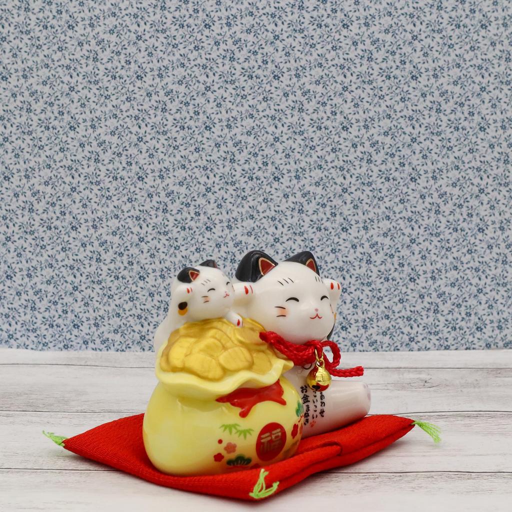 Yakushi Kiln Parent and Harmony Good Luck Maneki-neko (Treasure Bag, Child) (with Sticker)