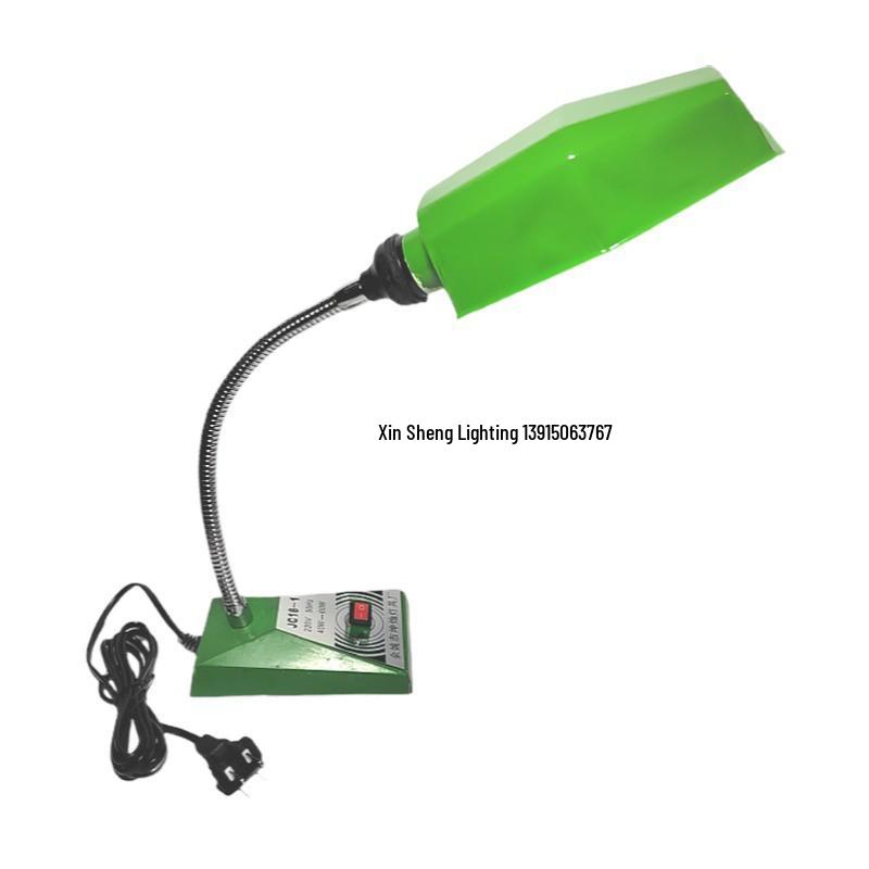 Ретро Рабочий Свет для Станка - Старомодная Лампа с Чугунным Основанием, Идеально для Ремонта или Декора Кино Реквизита